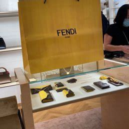 Read Customer Service Reviews of www.fendi.com 